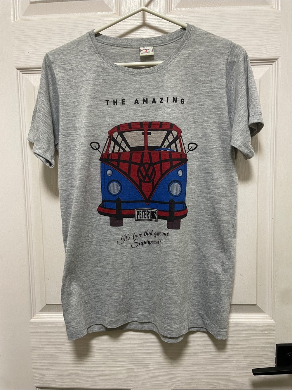 AMAX | "The Amazing" | Spider-Man |
VW T1 Campervan | Graphic Tee | Gray |Size L